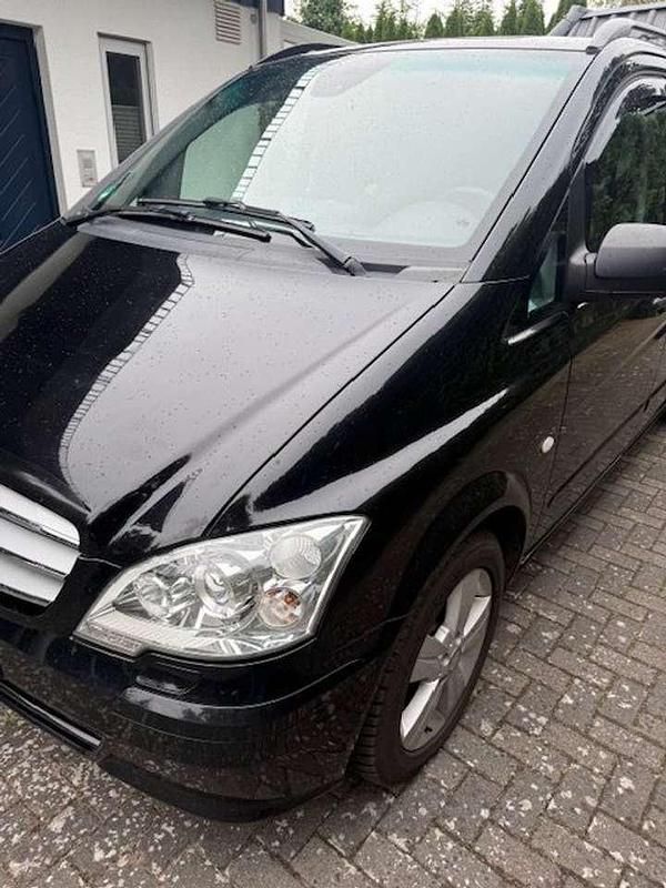 Schwarz Gebraucht 2014 Mercedes Vito Van / Kleinbus | 17.900 € (Teuer) - Bild 1/4