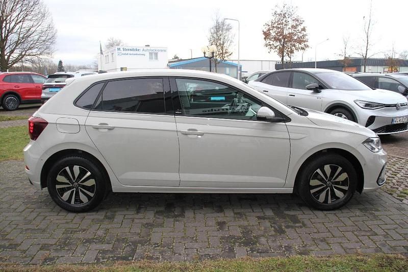 Gebraucht VW Polo Move 95 PS (69 kW) 2023 Grau Limousine