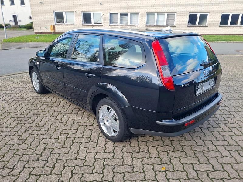 Gebraucht Ford Focus 115 PS (84 kW) 2005 Schwarz Kombi