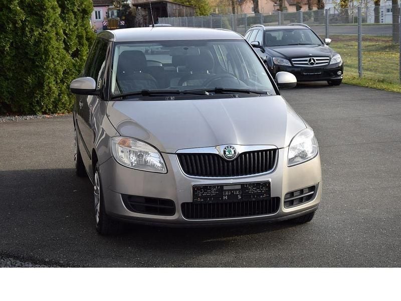 Gebraucht Skoda Fabia 60 PS (44 kW) 2009 Beige Limousine