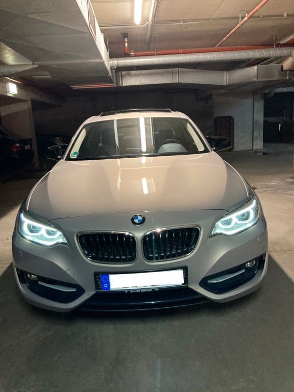 Silber Gebraucht 2016 BMW 220 Sport Line Coupé | 21.500 € (Etwas zu teuer) - Bild 1/4