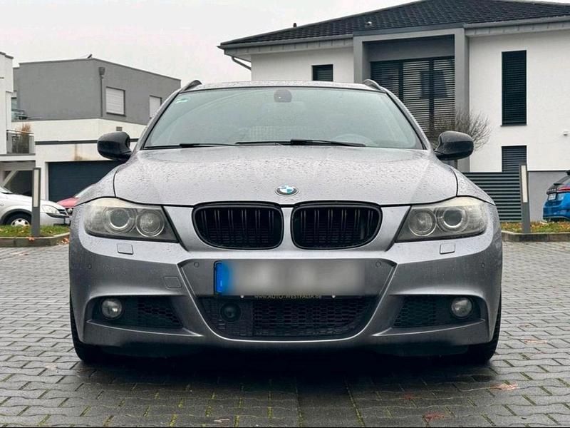 Gebraucht BMW 330 M Sport 245 PS (180 kW) 2011 Grau Kombi