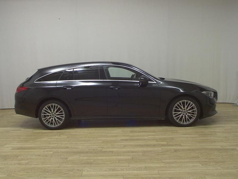 Nachtschwarz uni Gebraucht 2023 Mercedes CLA200 Shooting Brake Progressive Kombi | 23.680 € (Superpreis) - Bild 1/4