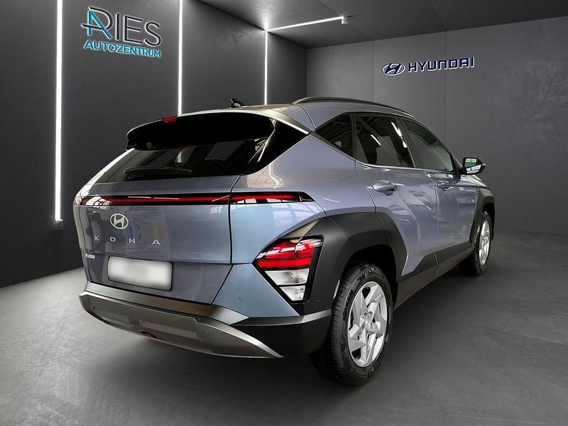 Second-hand Hyundai Kona 150 CP (110 kW) 2026 Albastru SUV