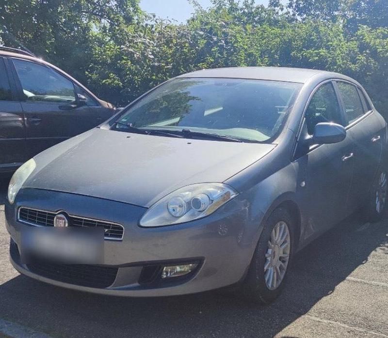 Grau Gebraucht 2009 Fiat Bravo Kleinwagen | 2.250 € (Fairer Preis) - Bild 1/4