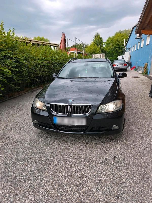 Schwarz Gebraucht 2007 BMW 320 Kombi | 3.700 € (Fairer Preis) - Bild 1/4