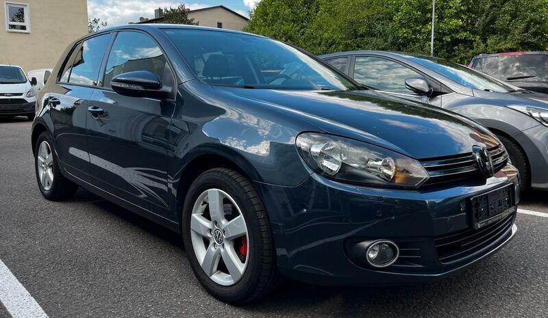 Blau Gebraucht 2010 VW Golf VI Team Limousine | 3.890 € (Guter Preis) - Bild 1/4