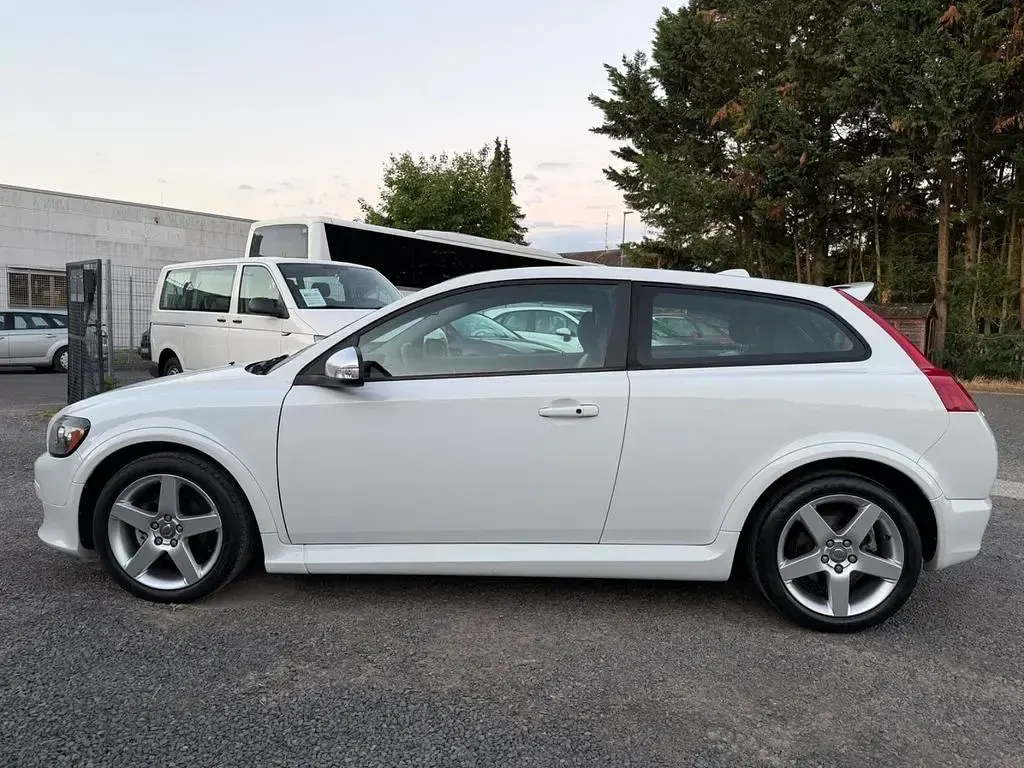 Gebraucht Volvo C30 R-Design 101 PS (74 kW) 2009 Weiß Kleinwagen
