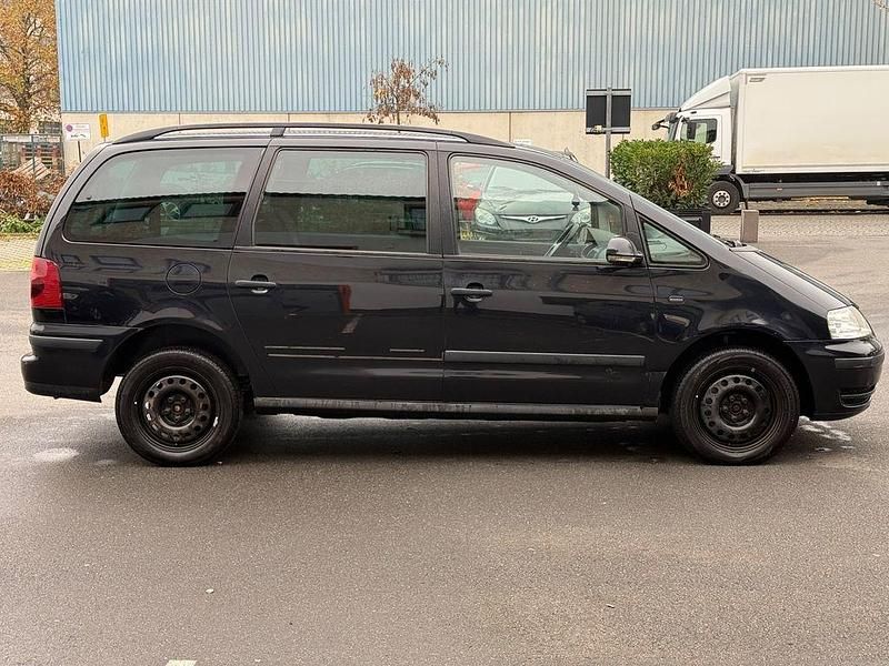 Gebraucht VW Sharan Trendline 116 PS (85 kW) 2009 Schwarz Van / Kleinbus