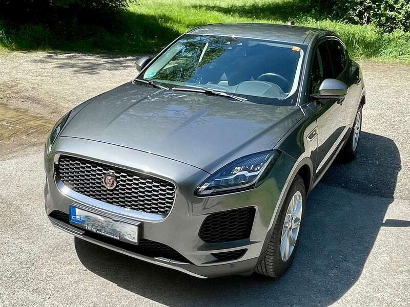 Grau Gebraucht 2018 Jaguar E-Pace S SUV | 19.890 € (Fairer Preis) - Bild 1/4