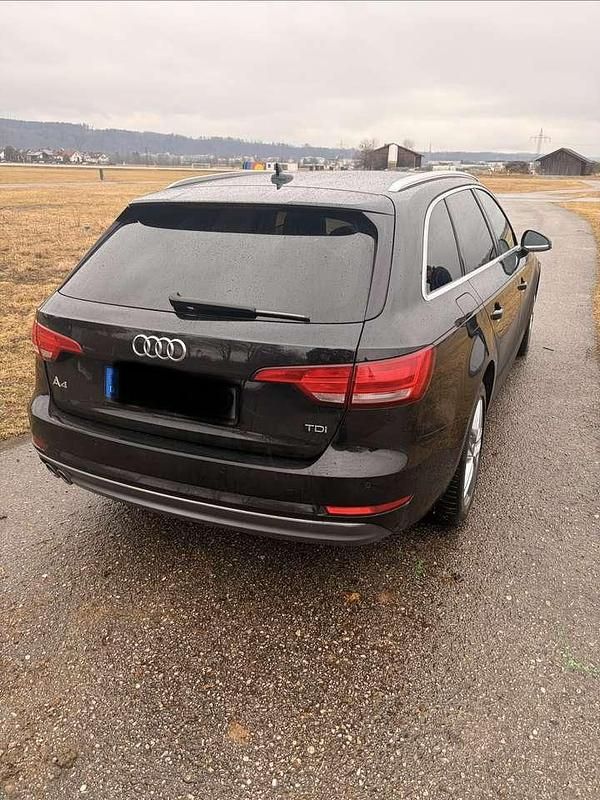 Gebraucht Audi A4 Comfort 190 PS (139 kW) 2017 Schwarz Kombi