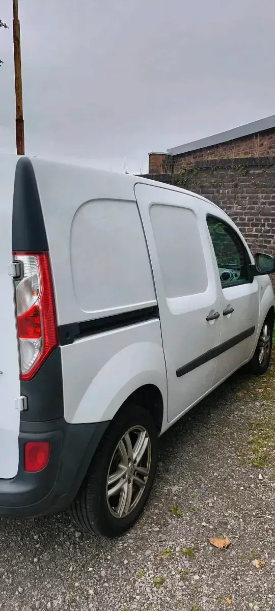 Gebraucht Renault Kangoo 75 PS (55 kW) 2019 Weiß Van / Kleinbus