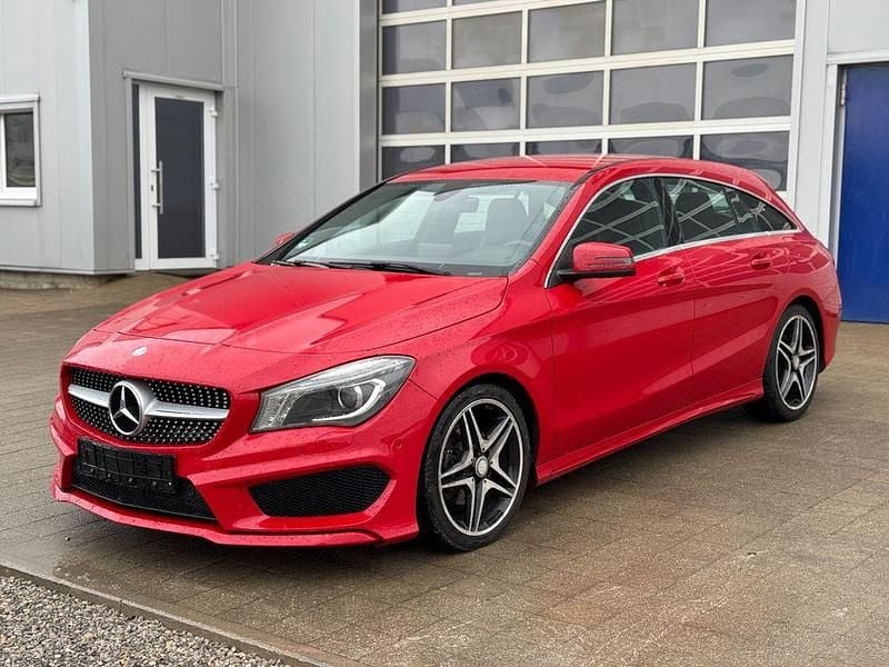 Gebraucht Mercedes CLA180 Shooting Brake AMG line 122 PS (89 kW) 2015 Rot Kombi