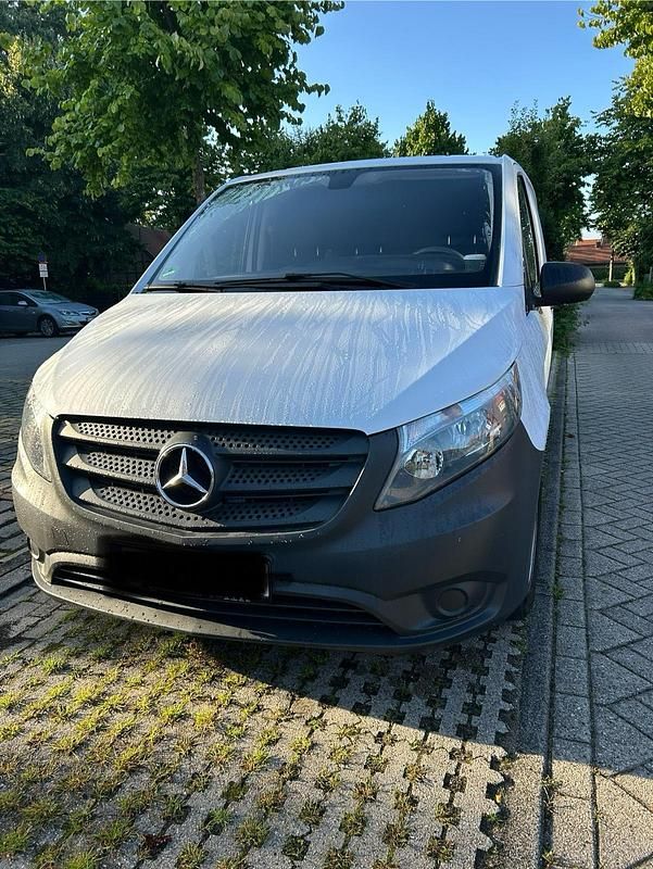 Weiß Gebraucht 2015 Mercedes Vito Van / Kleinbus | 11.000 € (Superpreis) - Bild 1/4