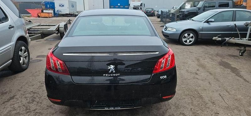 Gebraucht Peugeot 508 Active 156 PS (114 kW) 2014 Schwarz Limousine