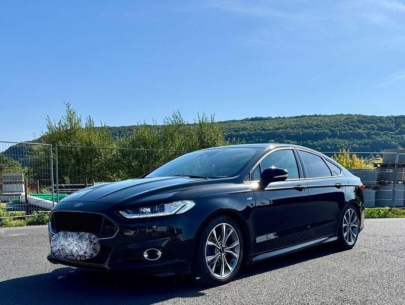 Gebraucht Ford Mondeo ST-Line 165 PS (121 kW) 2018 Schwarz Limousine
