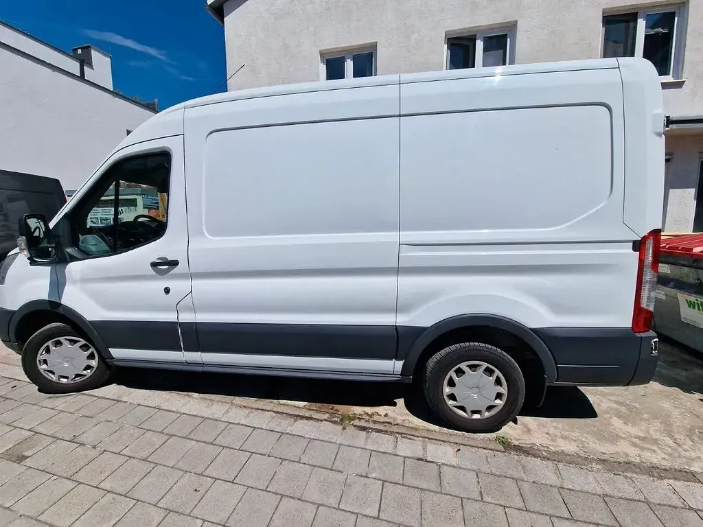 Gebraucht Ford Transit 131 PS (96 kW) 2018 Weiß Van