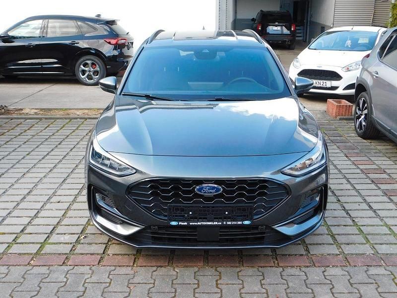 Neu Ford Focus ST-Line X 155 PS (114 kW) 2025 Grau Limousine