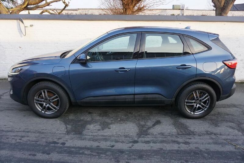 Gebraucht Ford Kuga Cool & Connect 152 PS (111 kW) 2021 Blau SUV
