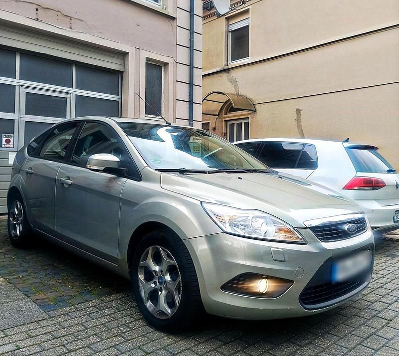 Second-hand Ford Focus 125 CP (91 kW) 2009 Andere farben Hatchback