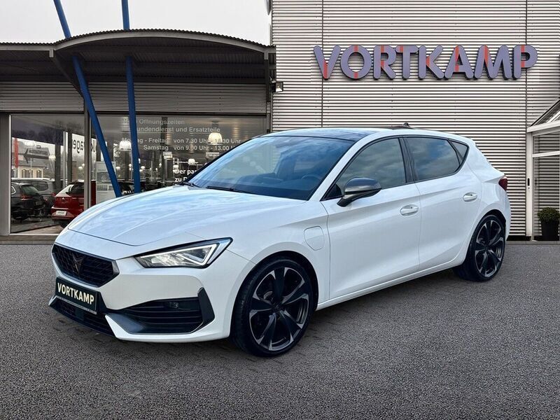 Candy weiß Gebraucht 2021 Cupra Leon VZ Limousine | 28.490 € (Etwas zu teuer) - Bild 1/4