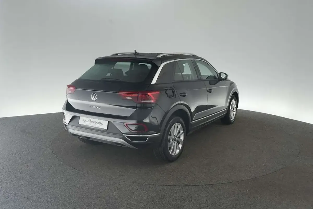 Second-hand VW T-Roc Style 150 CP (110 kW) 2022 Negru SUV