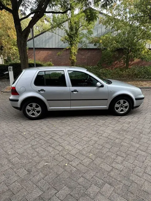 Gebraucht VW Golf IV Edition 102 PS (75 kW) 2002 Silber Limousine