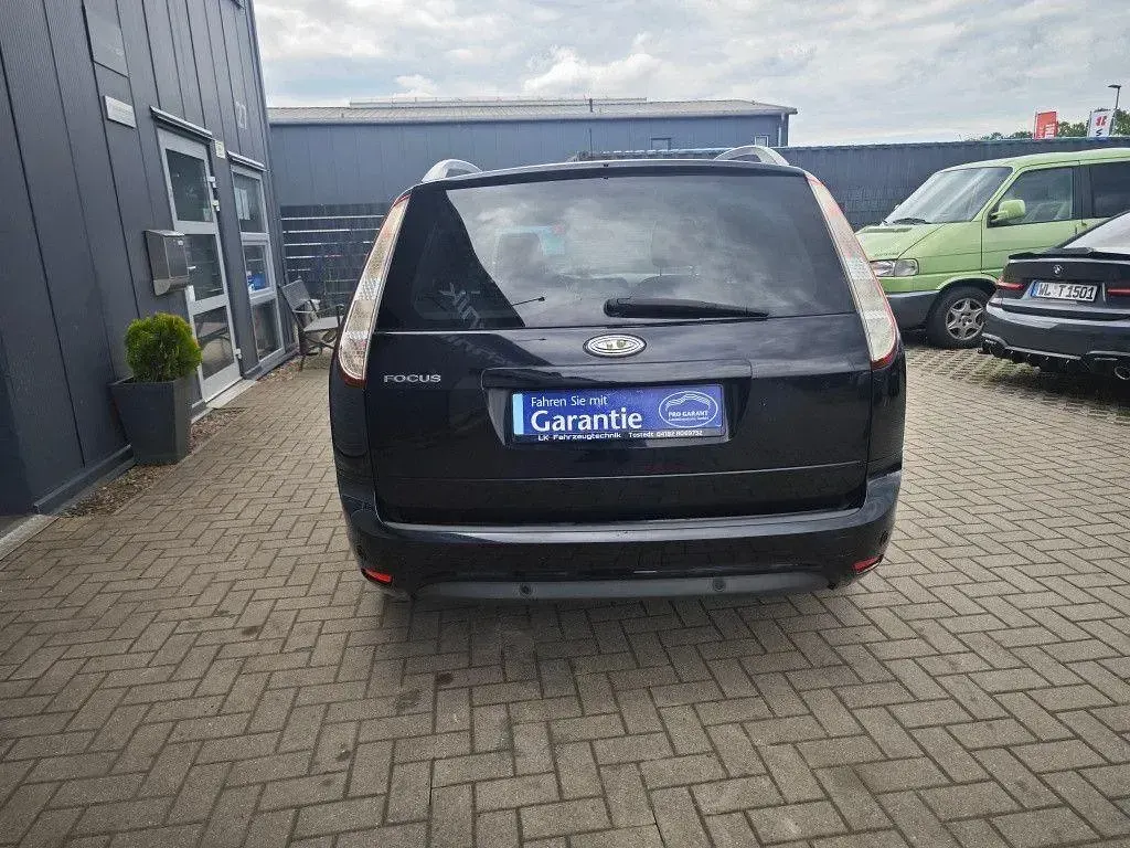 Gebraucht Ford Focus Style 101 PS (74 kW) 2010 Schwarz Kombi