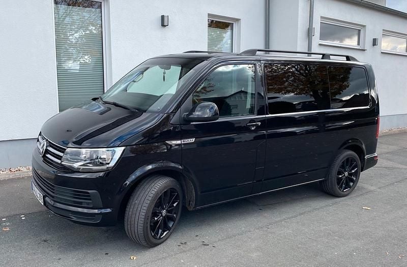 Schwarz Gebraucht 2017 VW Multivan Comfortline Van | 30.790 € (Guter Preis) - Bild 1/4