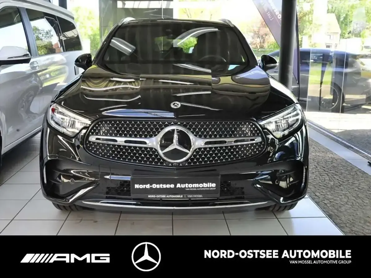 Gebraucht Mercedes GLC300 AMG 269 PS (197 kW) 2025 Graphitgrau metallic SUV