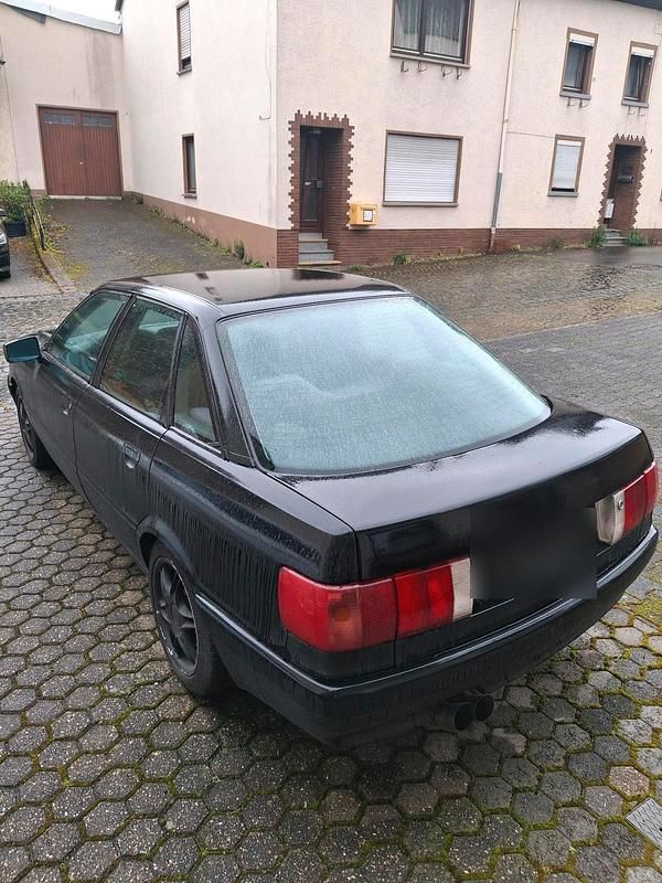 Second-hand Audi 80 80 CP (58 kW) 1988 Negru Berlinǎ