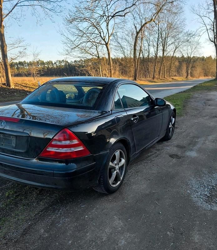 Gebraucht Mercedes SLK230 197 PS (144 kW) 2001 Schwarz Cabrio