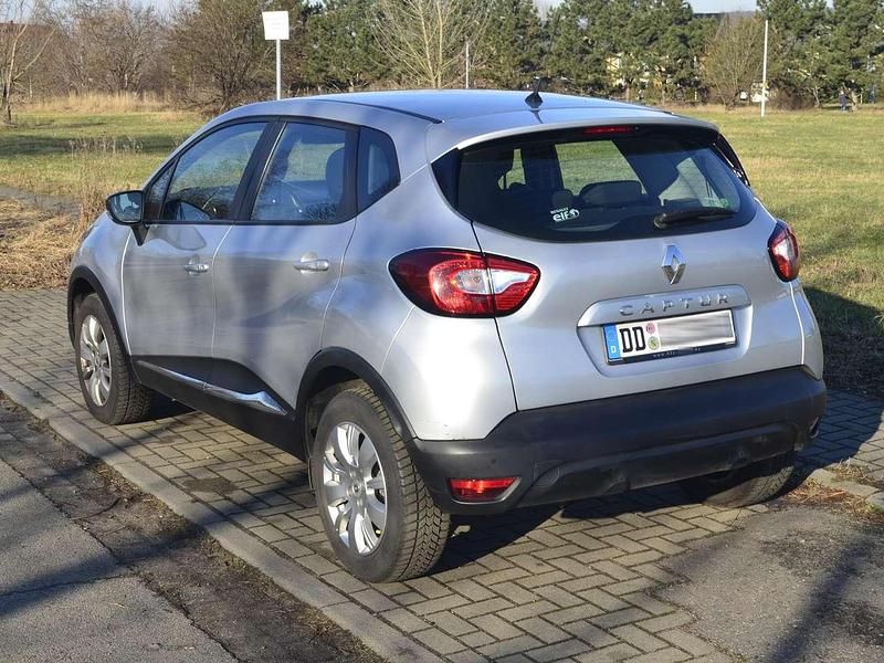 Gebraucht Renault Captur Intens 90 PS (66 kW) 2016 Silber SUV