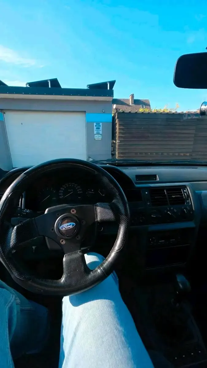 Gebraucht Ford Escort Cabriolet 105 PS (77 kW) 1991 Schwarz Cabrio