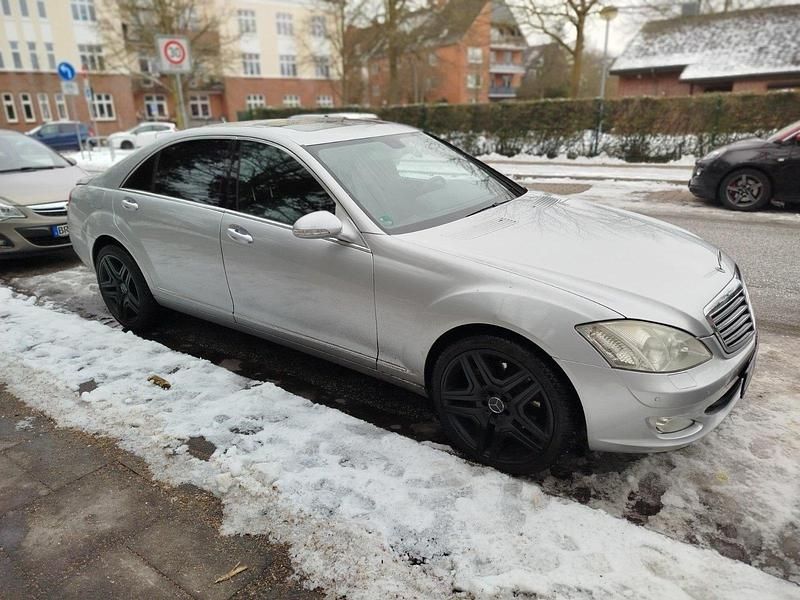 Gebraucht Mercedes 320 173 PS (127 kW) 2008 Silber Limousine
