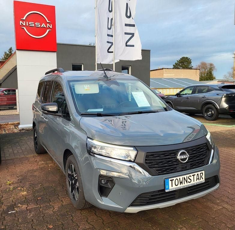 Grau Neu 2025 Nissan Townstar Tekna Van | 29.495 € (Superpreis) - Bild 1/4