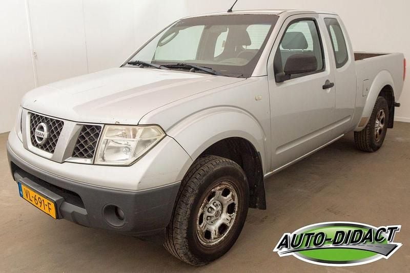 Gebraucht Nissan Navara 171 PS (125 kW) 2007 Grau Pickup