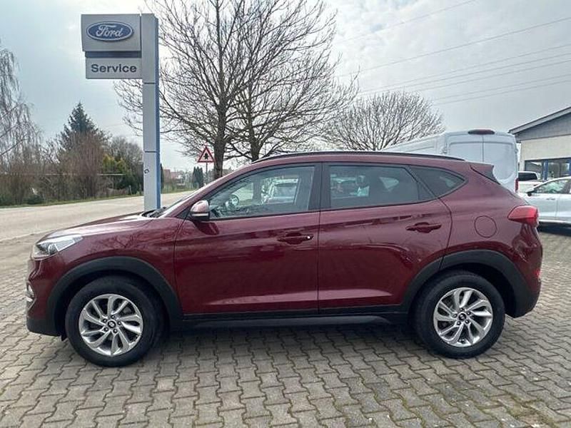 Gebraucht Hyundai Tucson Trend 177 PS (130 kW) 2016 Rot SUV
