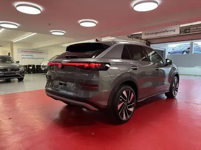 Neu VW T-Roc Style 150 PS (110 kW) 2026 Grau SUV
