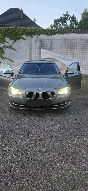 Andere farben Gebraucht 2013 BMW 520 Limousine | 12.000 € (Guter Preis) - Bild 1/4