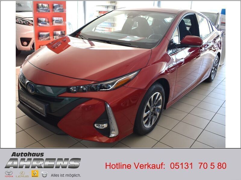 Granatapfelrot metallic (metallic) Gebraucht 2017 Toyota Matrix Comfort Limousine | 19.900 € - Bild 1/4