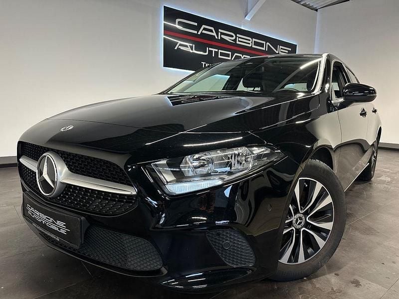 Gebraucht Mercedes A180 116 PS (85 kW) 2021 Schwarz Limousine