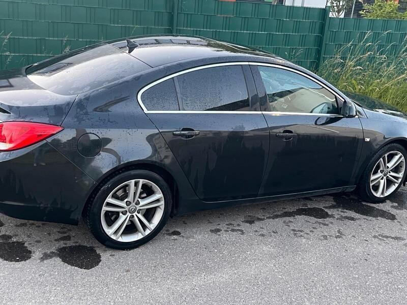 Schwarz Gebraucht 2010 Opel Insignia Kombi | 3.500 € (Fairer Preis) - Bild 1/4