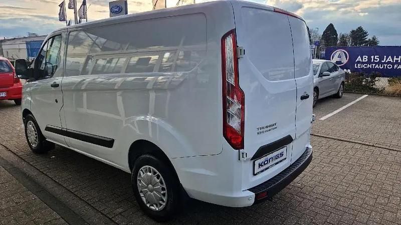 Gebraucht Ford Transit Custom Trend 131 PS (96 kW) 2022 Frostweiß Van / Kleinbus