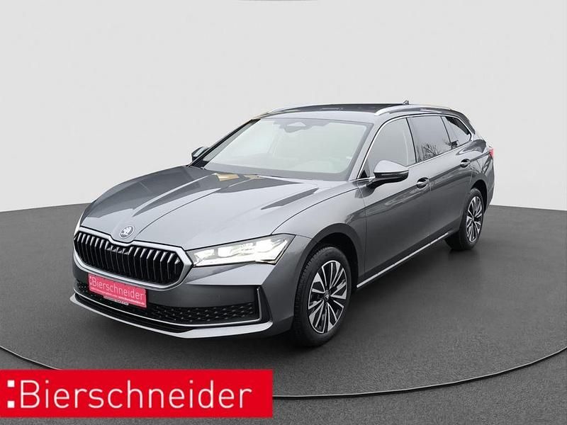 Grau Neu 2025 Skoda Superb Selection Kombi | 46.990 € (Fairer Preis) - Bild 1/3