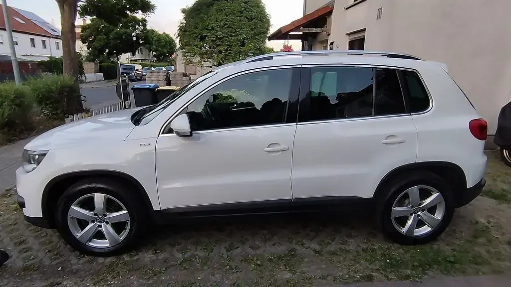 Gebraucht VW Tiguan LOUNGE 150 PS (110 kW) 2016 Weiß SUV