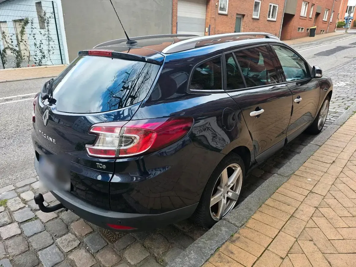 Gebraucht Renault Mégane GrandTour 130 PS (95 kW) 2010 Blau Kombi