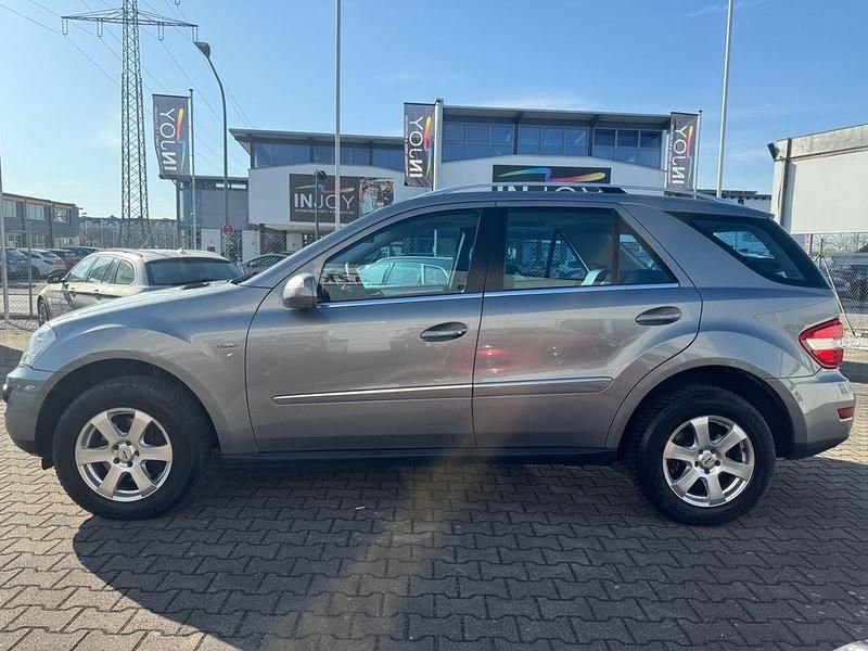 Gebraucht Mercedes ML300 190 PS (139 kW) 2010 Silber SUV
