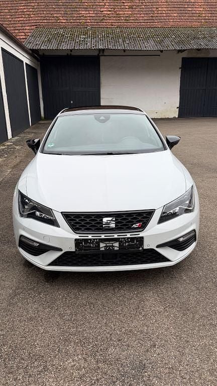 Weiß Gebraucht 2018 Seat Leon CUPRA Limousine | 19.900 € (Fairer Preis) - Bild 1/4