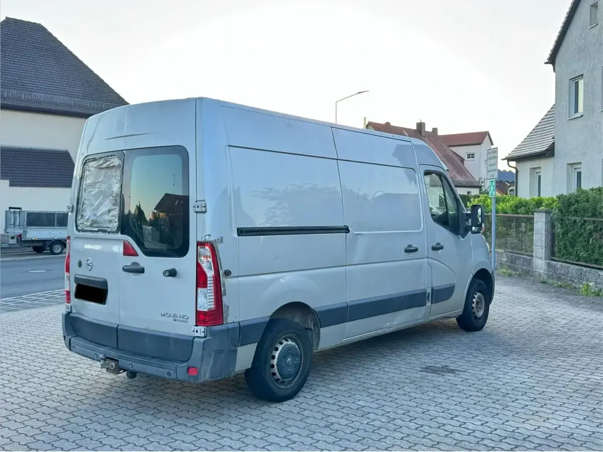 Gebraucht Opel Movano 163 PS (119 kW) 2015 Silber Van / Kleinbus